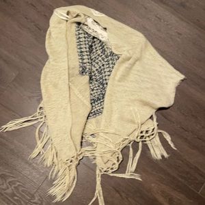 Short sleeve fringe duster